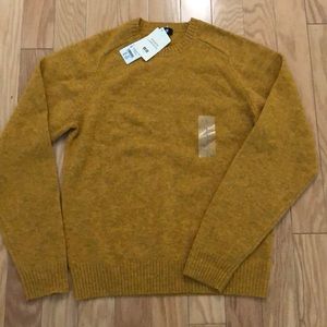 New UNIQLO lambs wool sweater NWT